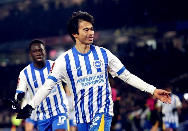 爱游戏体育-赛前意甲焦点战；布莱顿完成体检；压力陡增；细节决定成败(波杰姆斯基14中9砍全场最高27分)